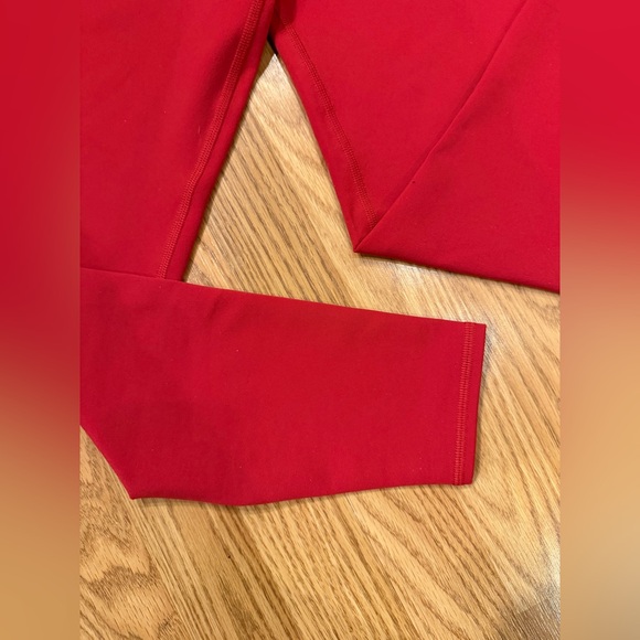 Alo High Waisted Airbrush Red 7/8 Leggings Size Small - Picture 4 of 9